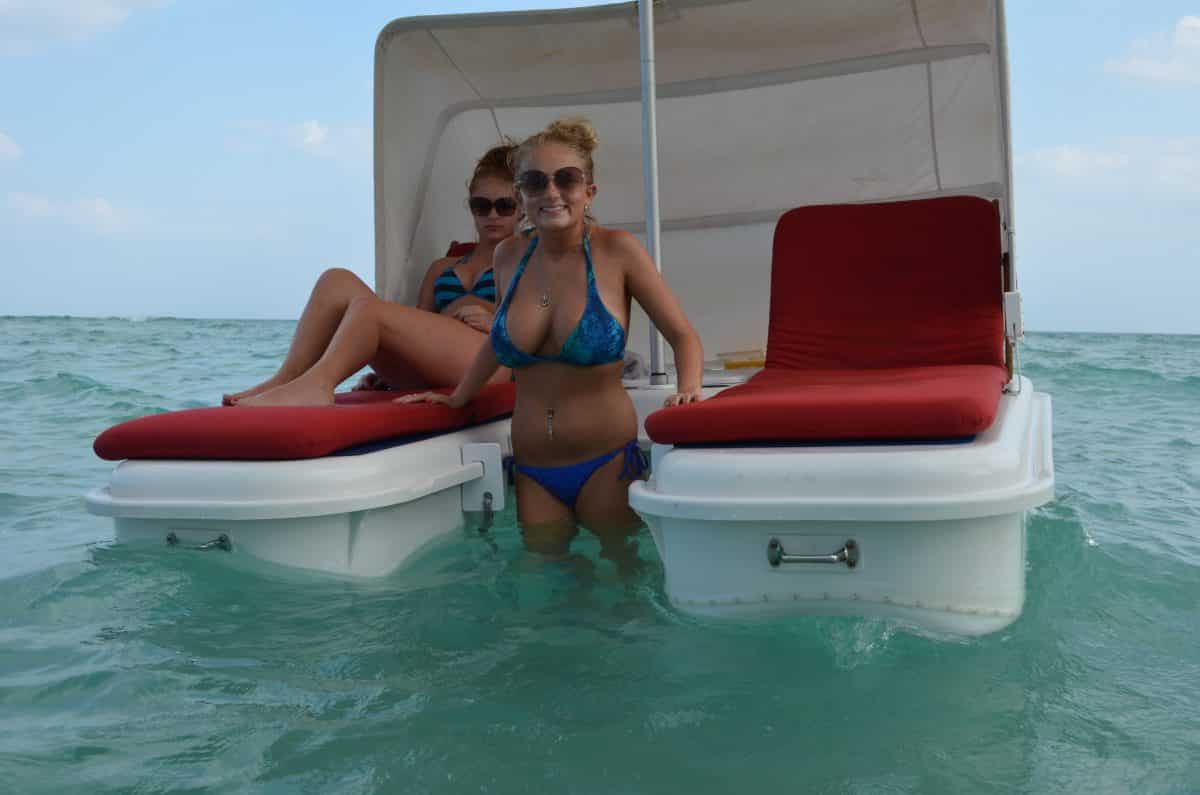 Seaduction Floats floating cabana fun!